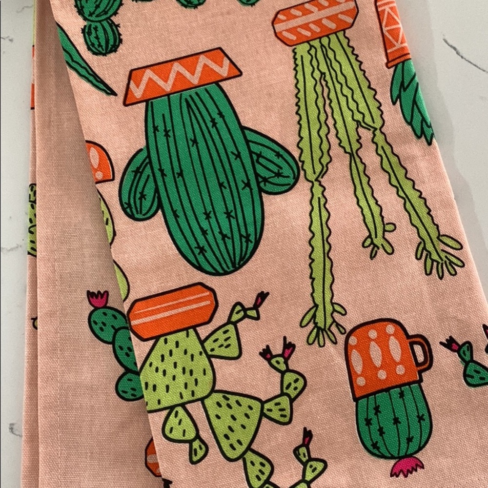 Never used Succ It Up Buttercup punny kitchen towel (succulents cactus cacti)